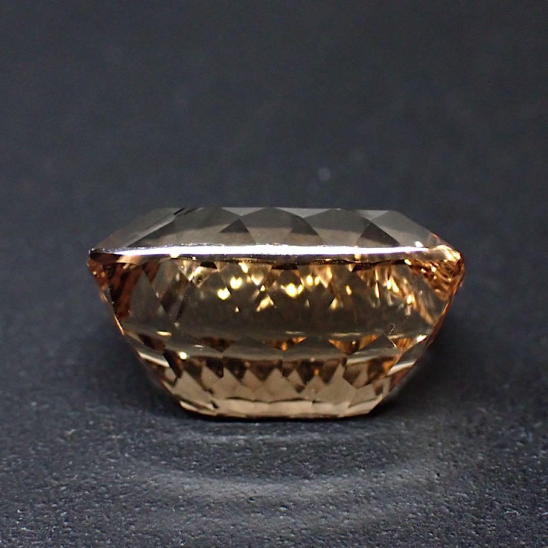 【ブラジル産】シャンパンカラートパーズ