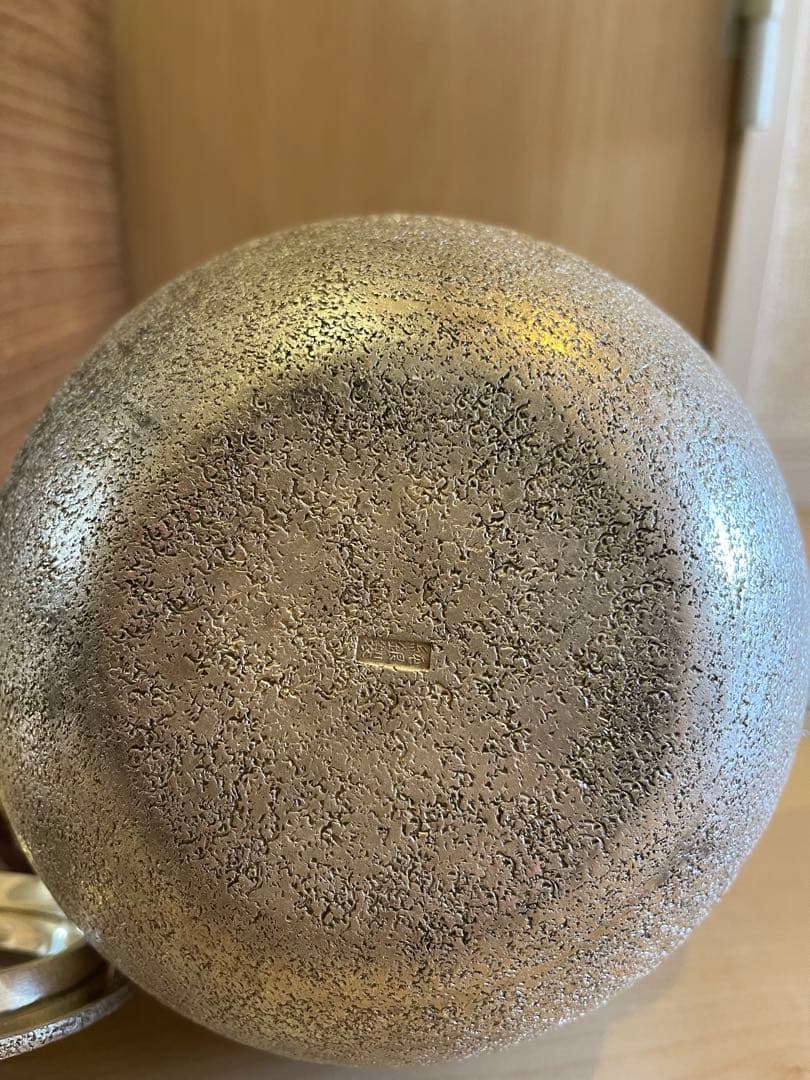 純銀保証　純銀製槌目湯沸1091g 銀瓶　桐箱　刻印あり　急須　茶壺　茶道具鉄瓶