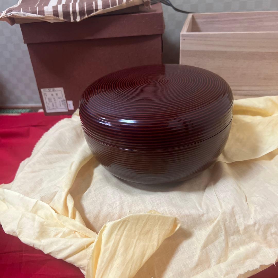 未使用品　中村宗悦　溜塗千筋　海松貝蒔絵　金次　食籠　供箱　共布