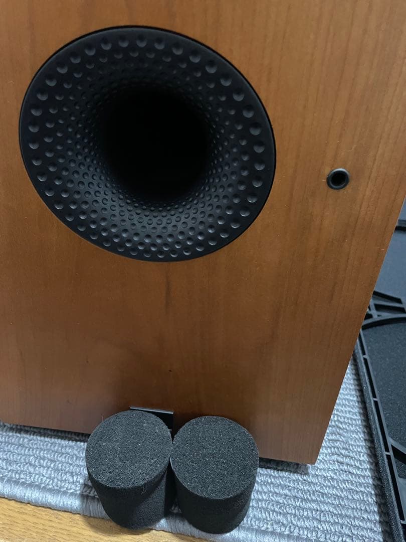 スピーカー・ウーファー B&W 703