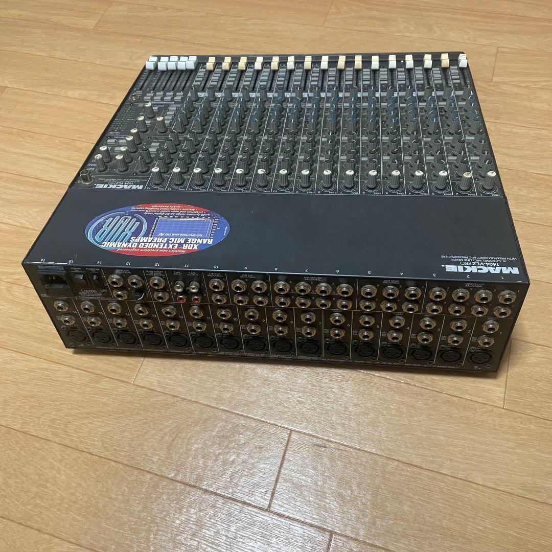 Mackie ミキサー