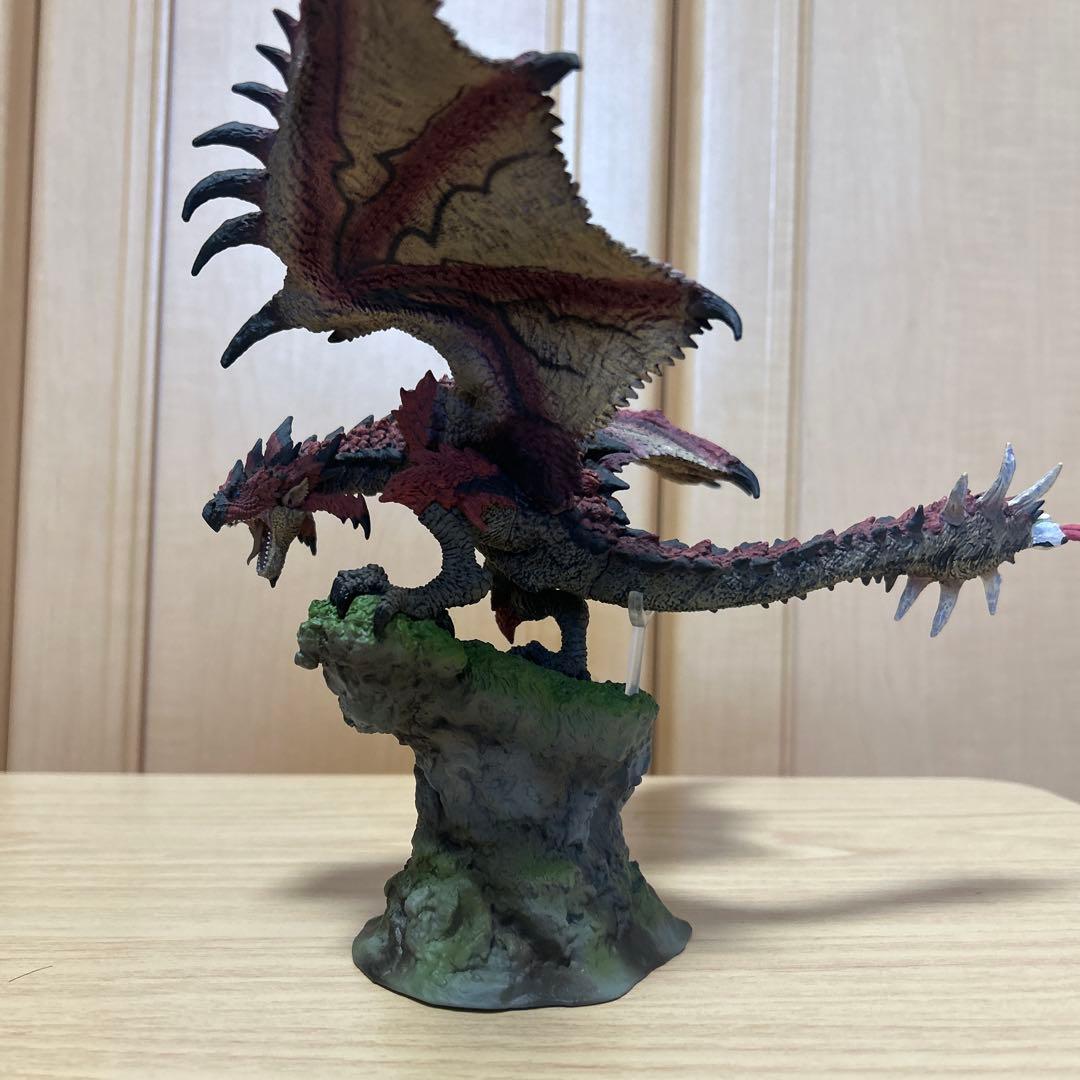 クリエイターズモデル　モンスターハンター リオレウス フィギュア