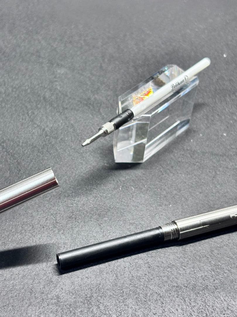 ポルシェデザインシャープペン繰り出し式シルバー廃盤0.7