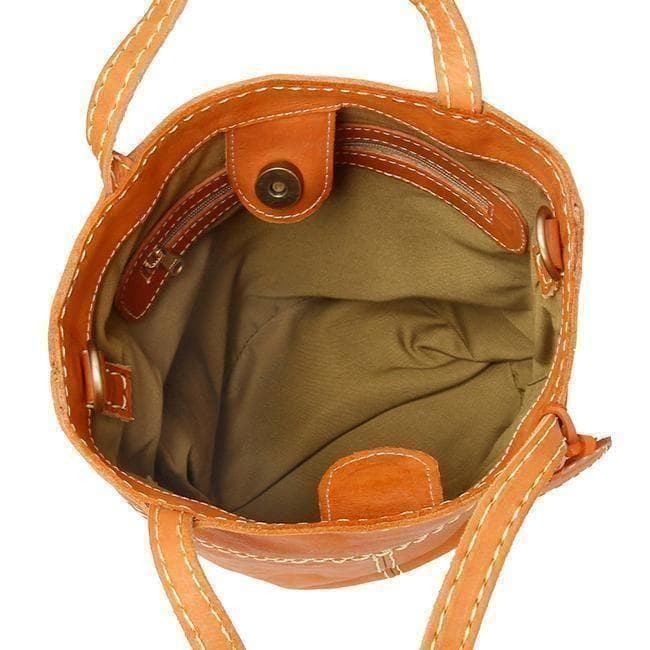 最終値下げ　Zucchero　ショルダーバッグ　コンパクト　レディース　革