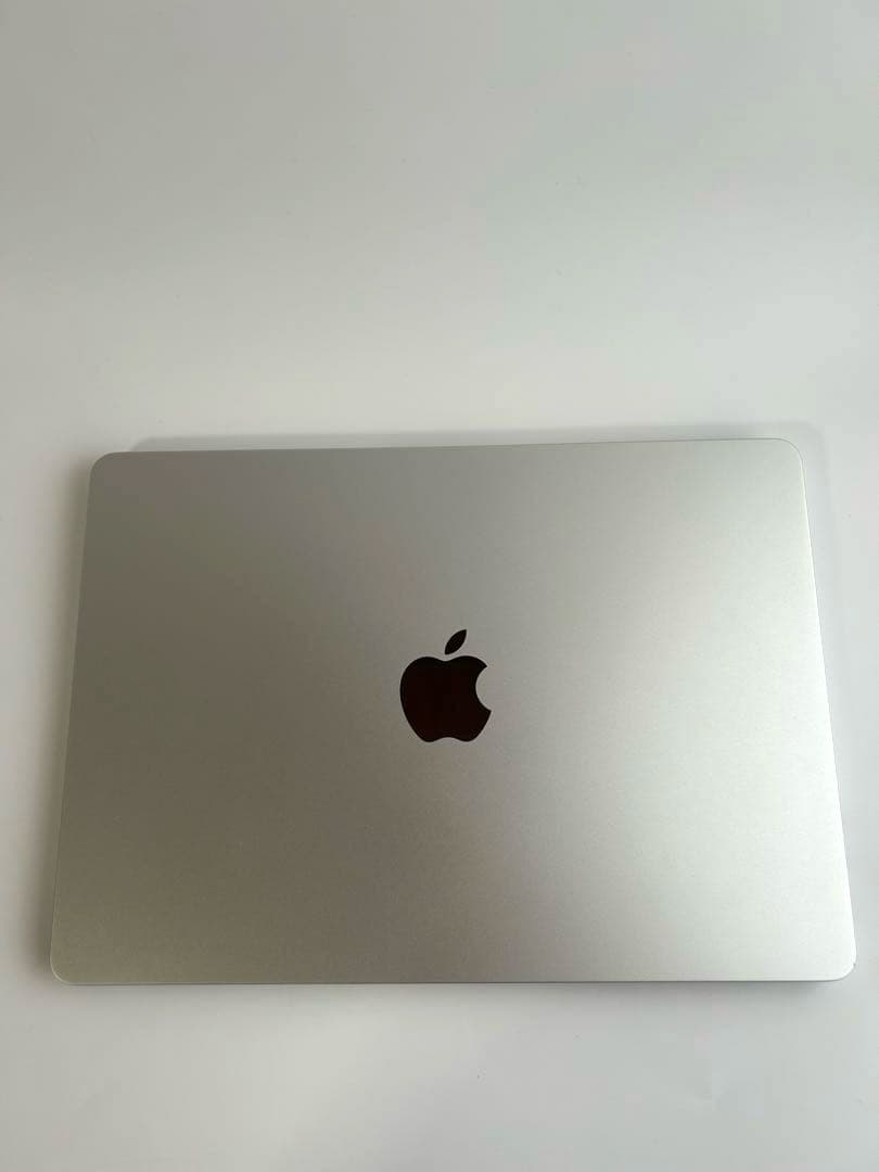 【中古】MacBookAir M2 2022 シルバー 8GB 256GB