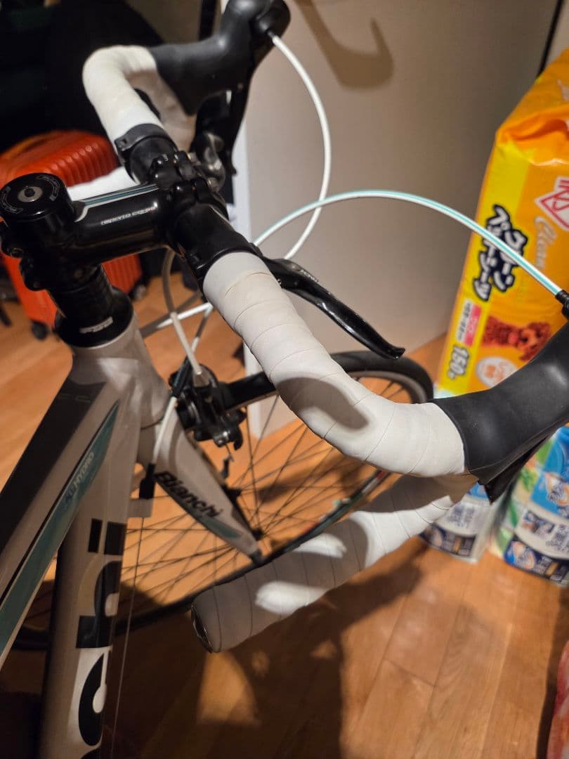 【再値下げ】Bianchi ビアニローネ7 2011年モデル (ヘルメット付き)