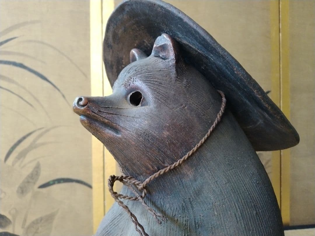 古格あるすまし顔なタヌキ　骨董　信楽焼　京焼　茶道具　置物　開運　縁起物