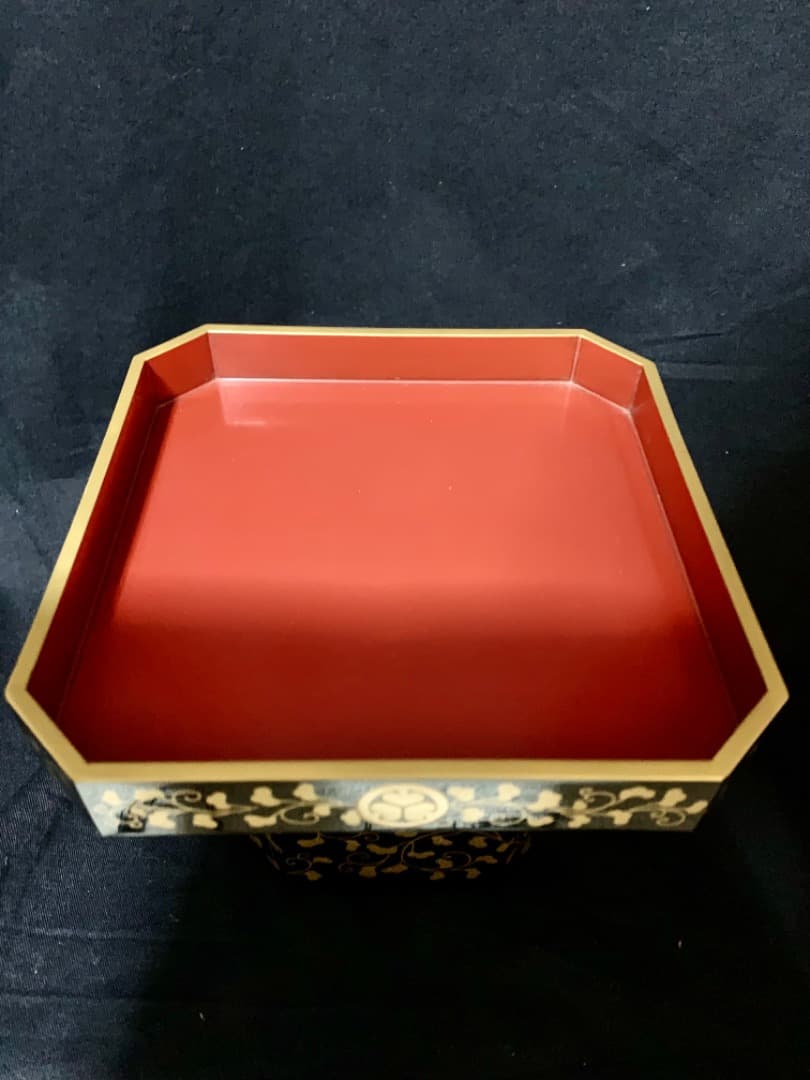 徳川三ツ葉葵紋　金蒔絵三宝