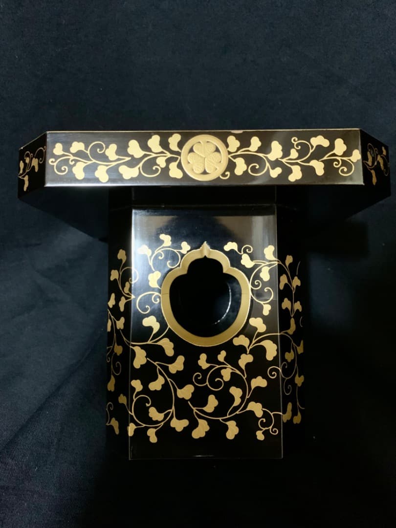 徳川三ツ葉葵紋　金蒔絵三宝