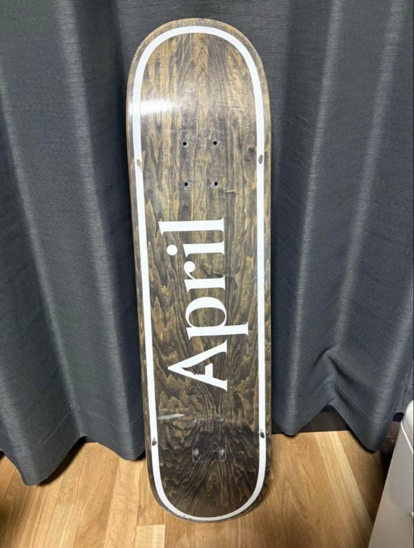 April スケートボード デッキ