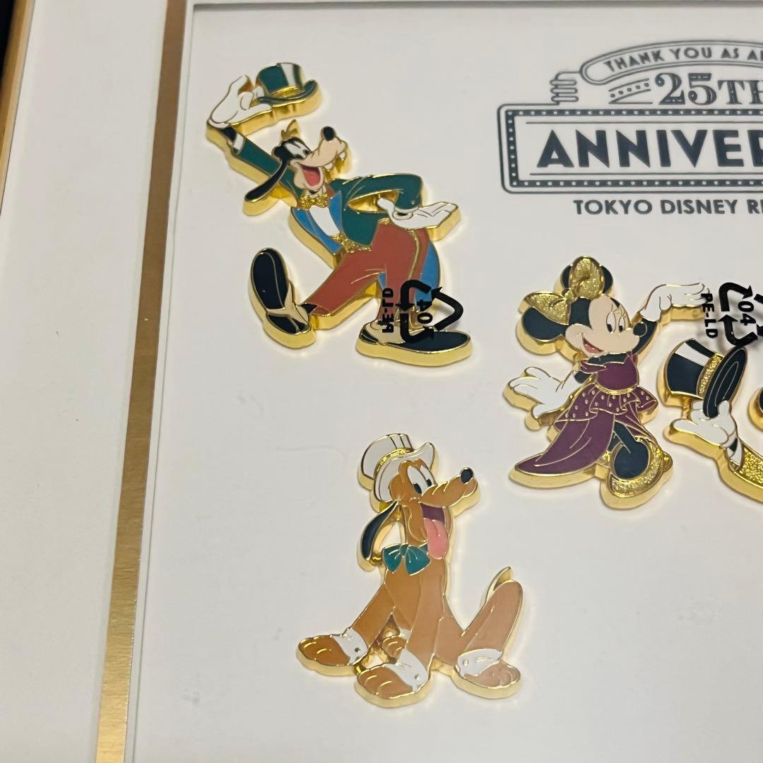 ディズニーストア25周年　ミッキー＆フレンズ　ピンバッジセット