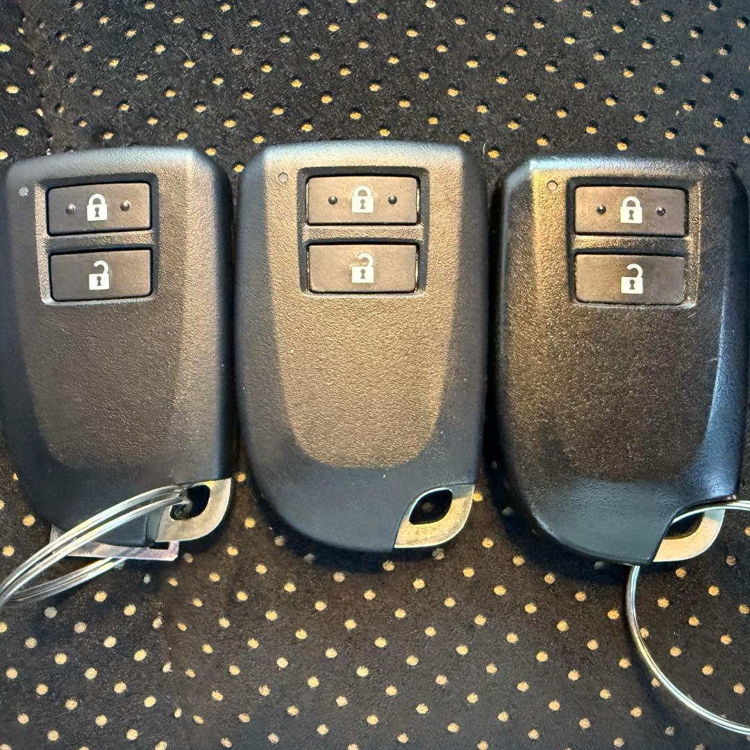 ハイエース　スマートキー　トヨタ純正　2ボタン　3個セット　キーレス