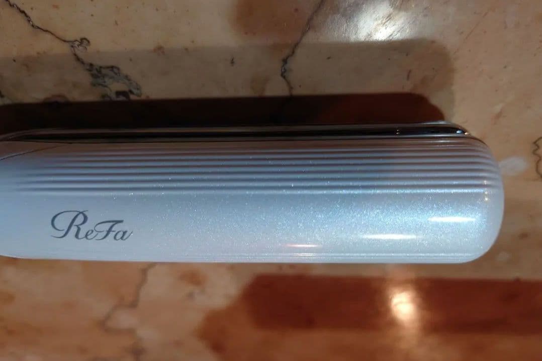 Refa RE-A102Aホワイト ストレートアイロン