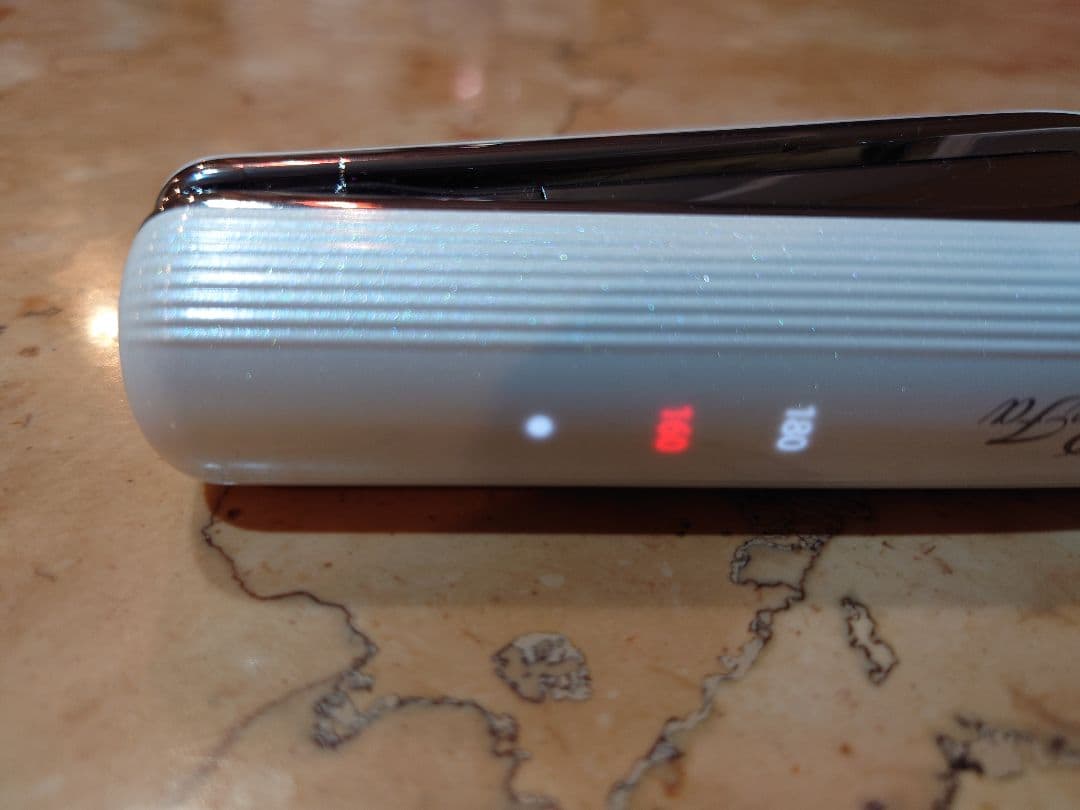 Refa RE-A102Aホワイト ストレートアイロン