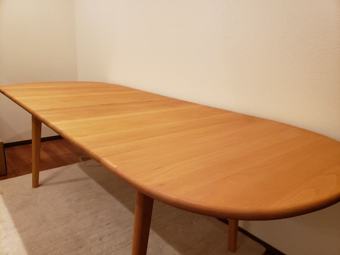 Carl Hansen & Søn ダイニングテーブルCH006