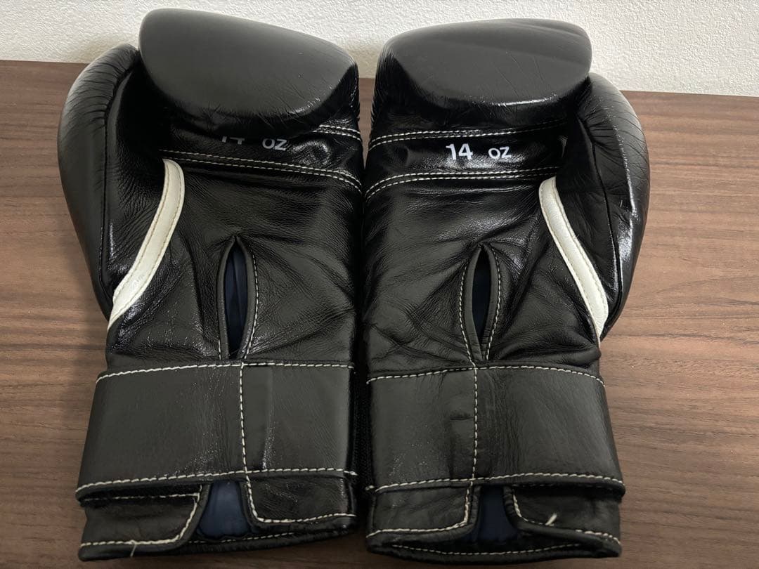 【週末値下げ】ウイニングボクシンググローブ　14オンス