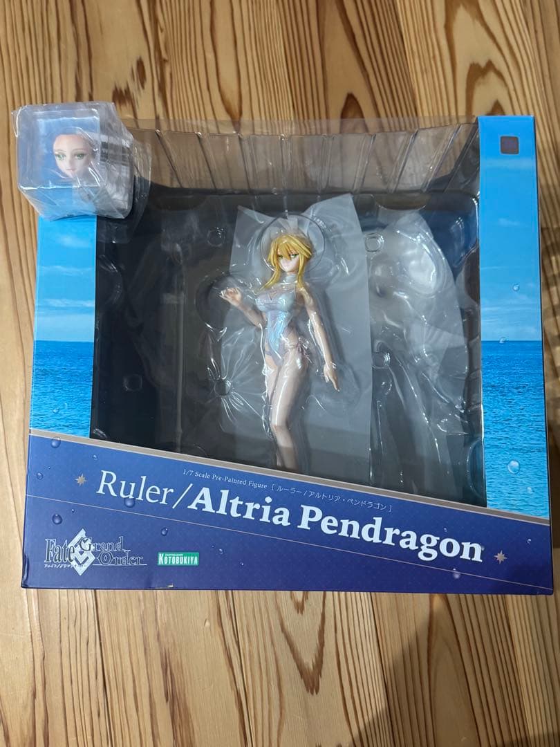 Ruler アルトリア・ペンドラゴン 1/7 フィギュア　未開封　箱小傷