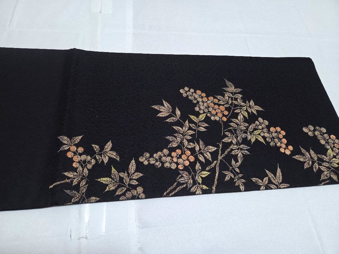 A5 美品 さが美 南天の実 金糸 黒 六通 正絹 フォーマルな袋帯
