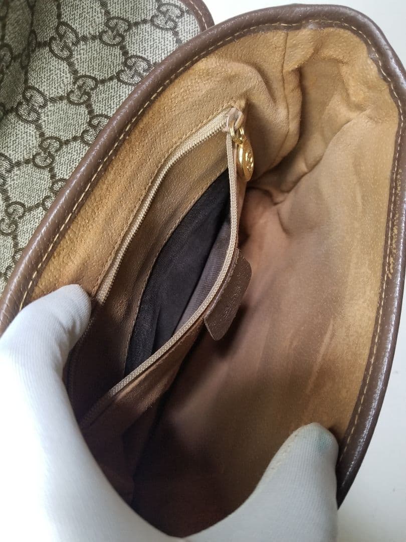 ヴィンテージ GUCCI GG ショルダーバッグ ベージュとブラウンのレザー。