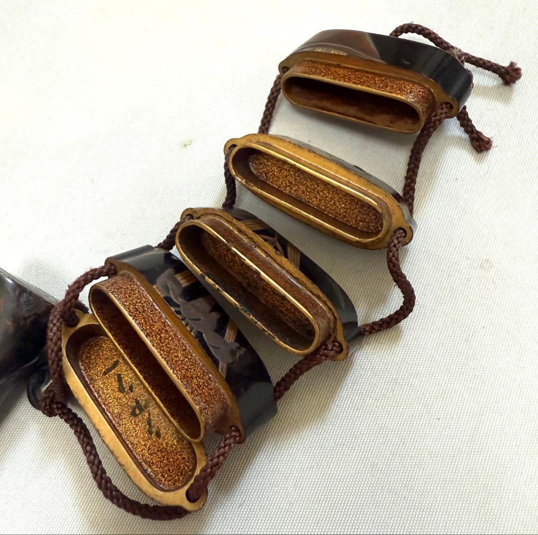 漆器印籠　根付あり