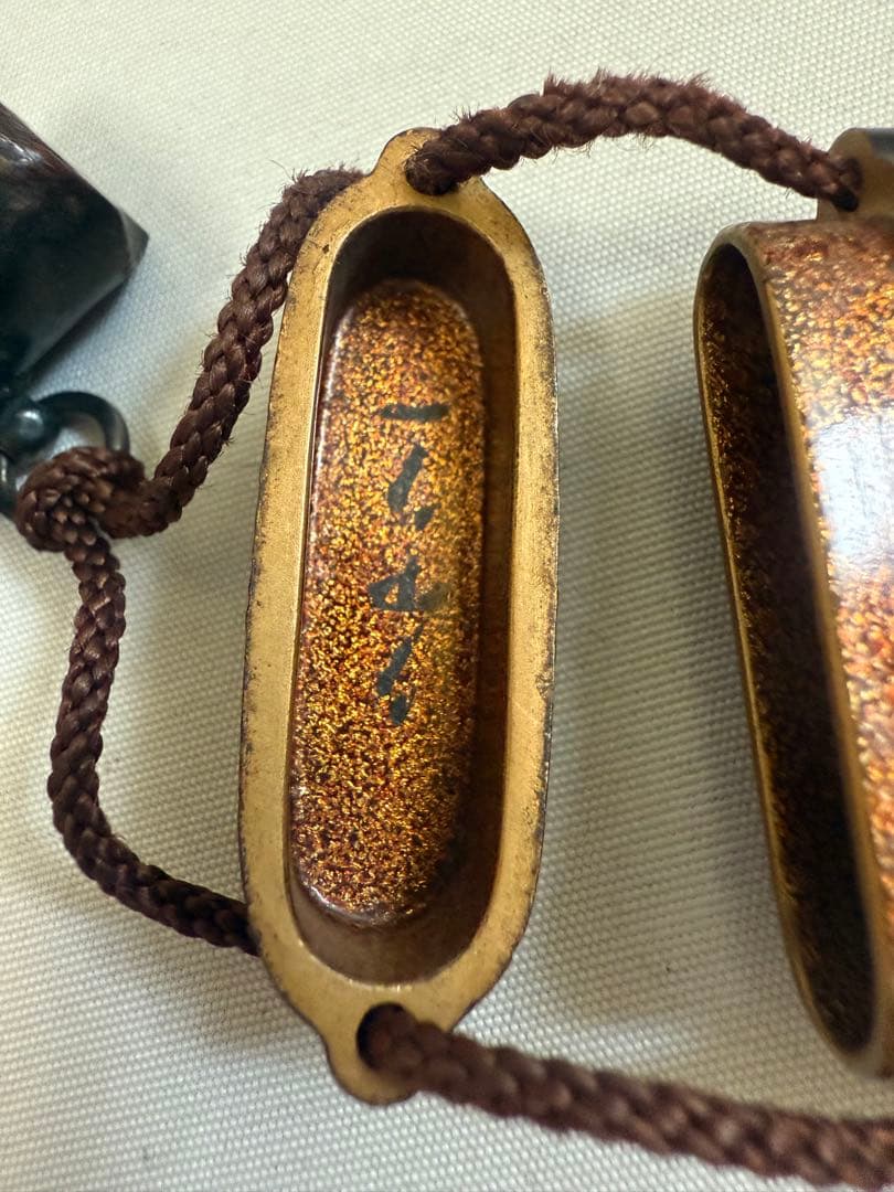 漆器印籠　根付あり