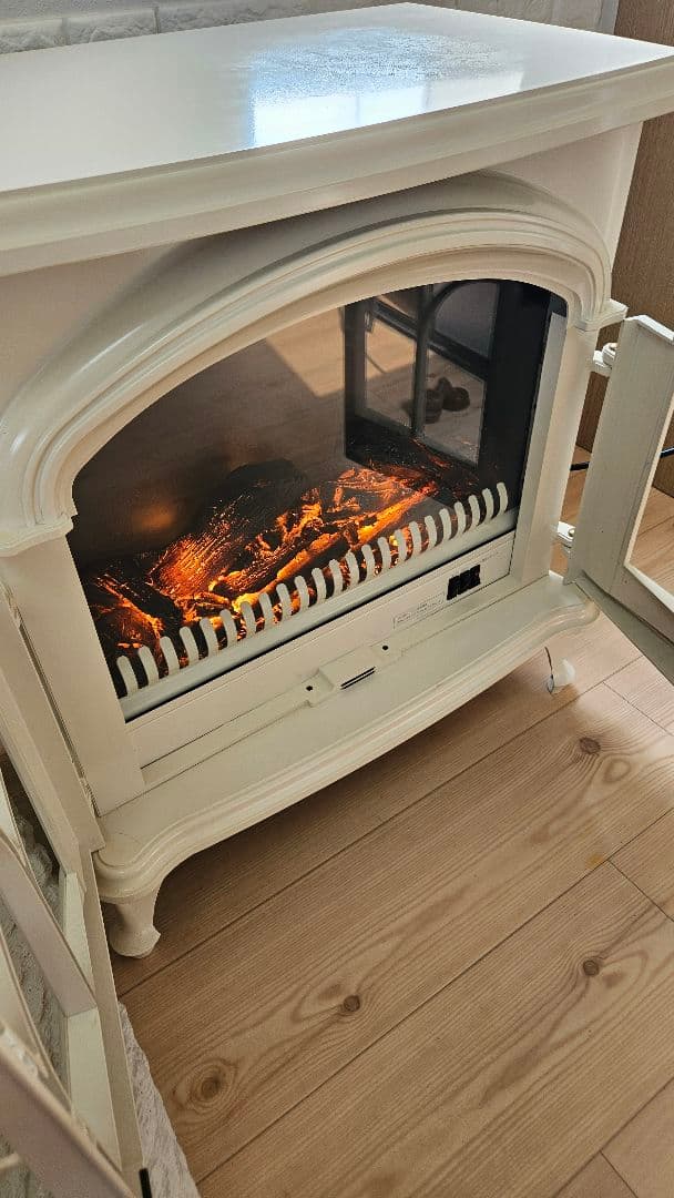 ニトリ　暖炉型ファンヒーター　BLT-999B-3-IV