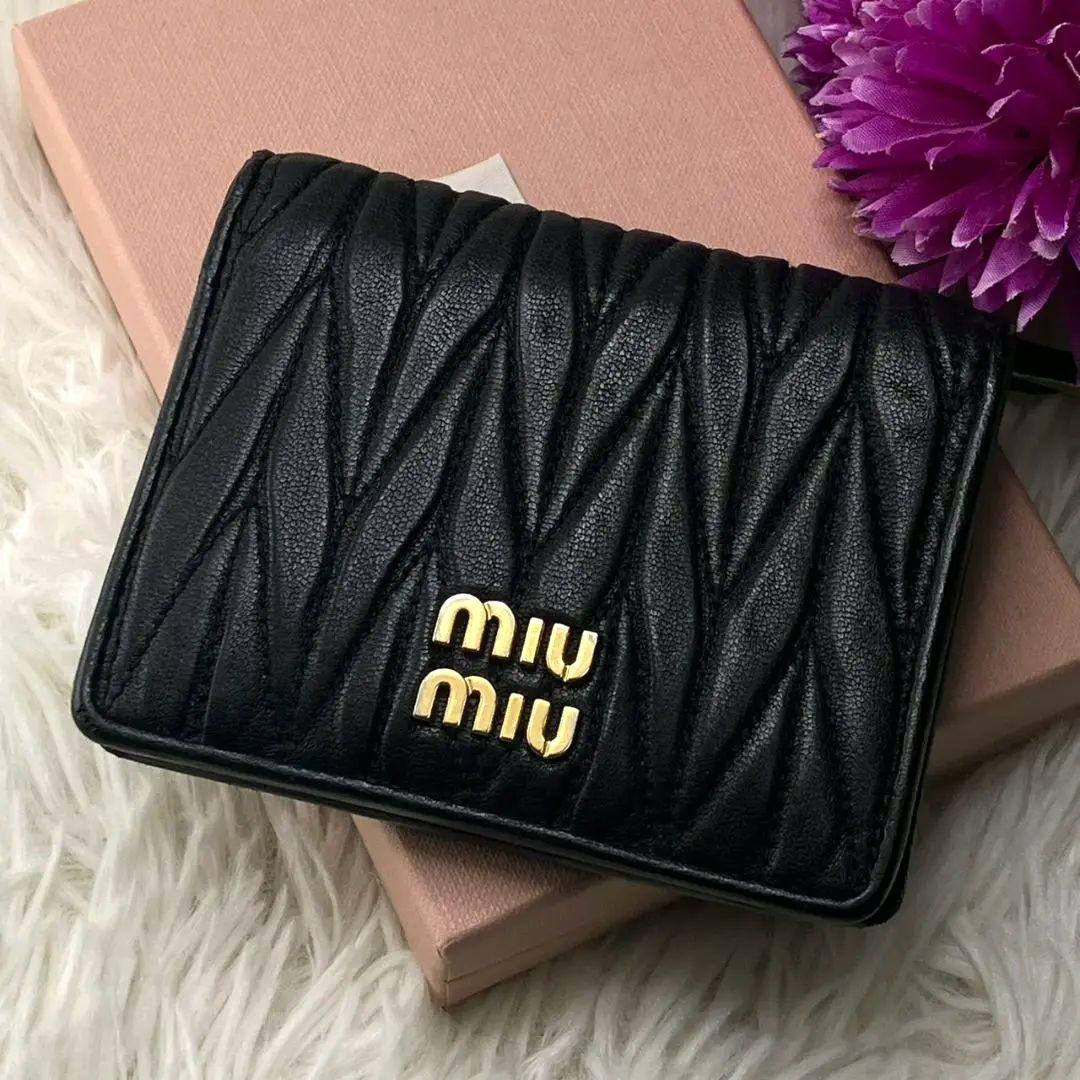 現行ロゴ　ミュウミュウ マテラッセコンパクトウォレット 5MV204