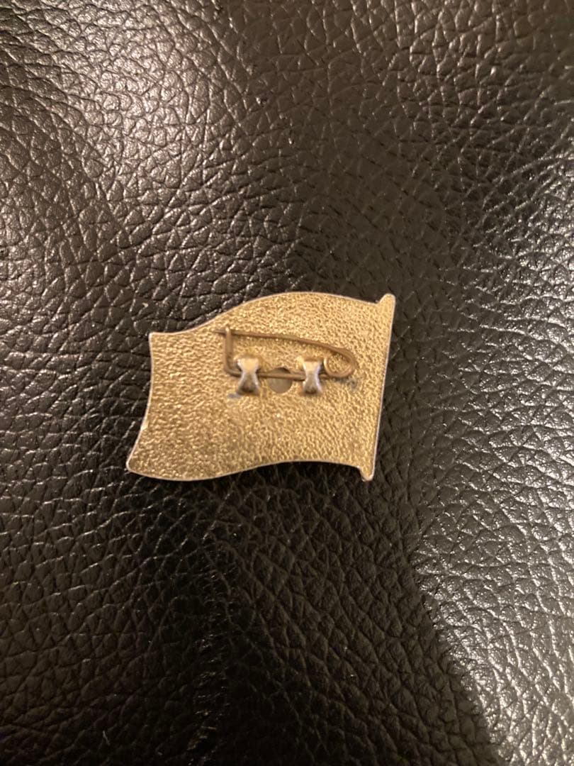 北朝鮮 ピンバッジ