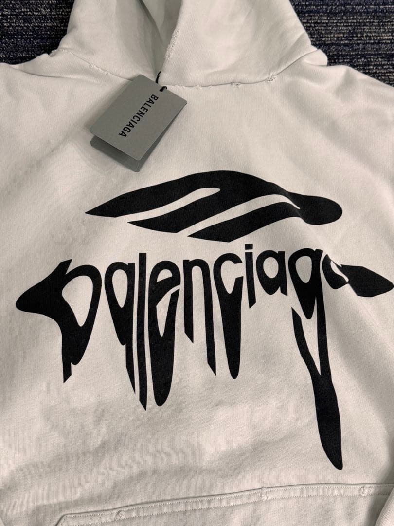 正規品　新品未使用　バレンシアガ　ラージフィット　ホワイト　パーカー