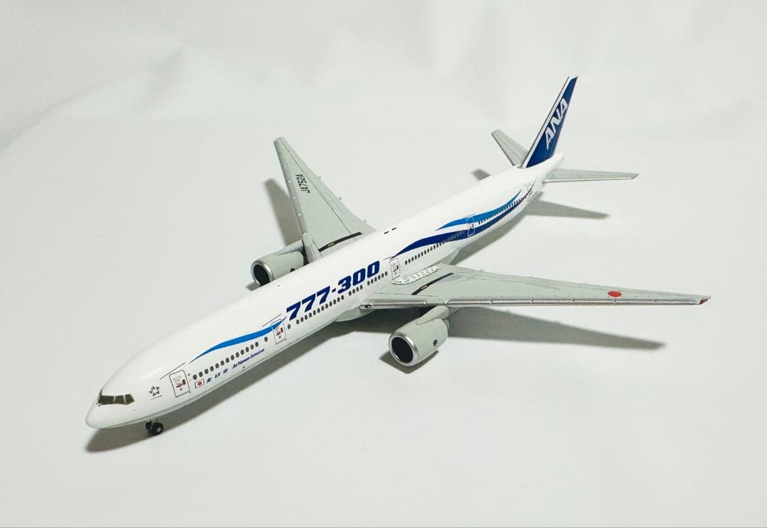 全日空商事 1/400 777-300 ANA特別塗装