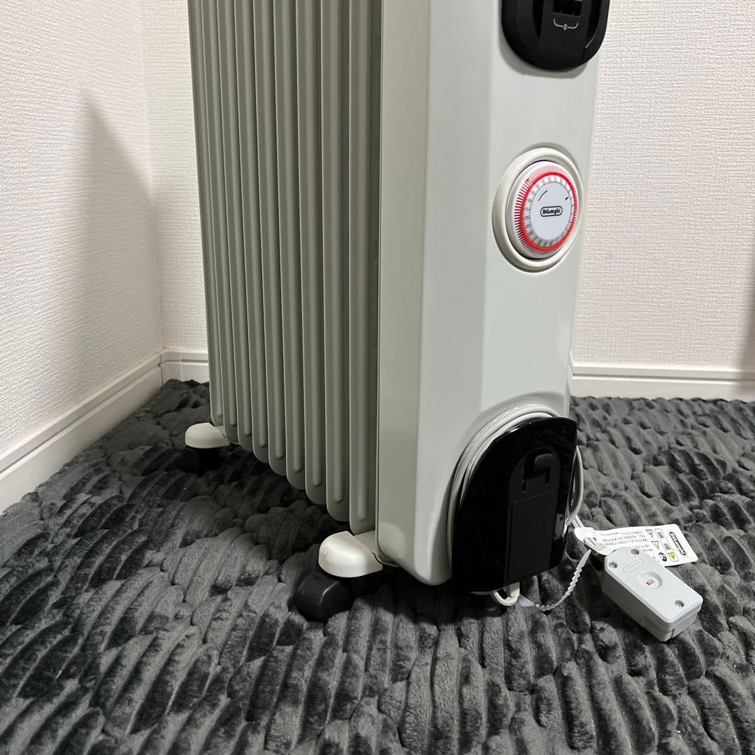 【極美品｜ほぼ未使用】デロンギ オイルヒーター H771015EFSN BK