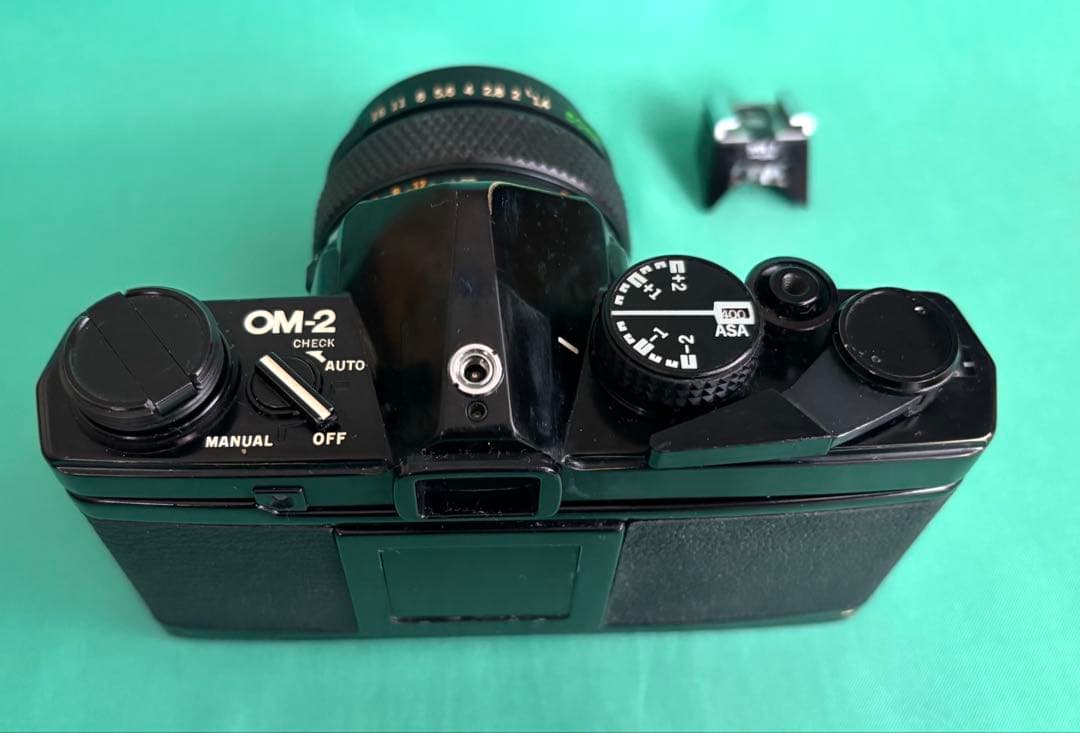 ★ OLYMPUS OM-2 (革ケース付) + 標準レンズ 50mm F1.4