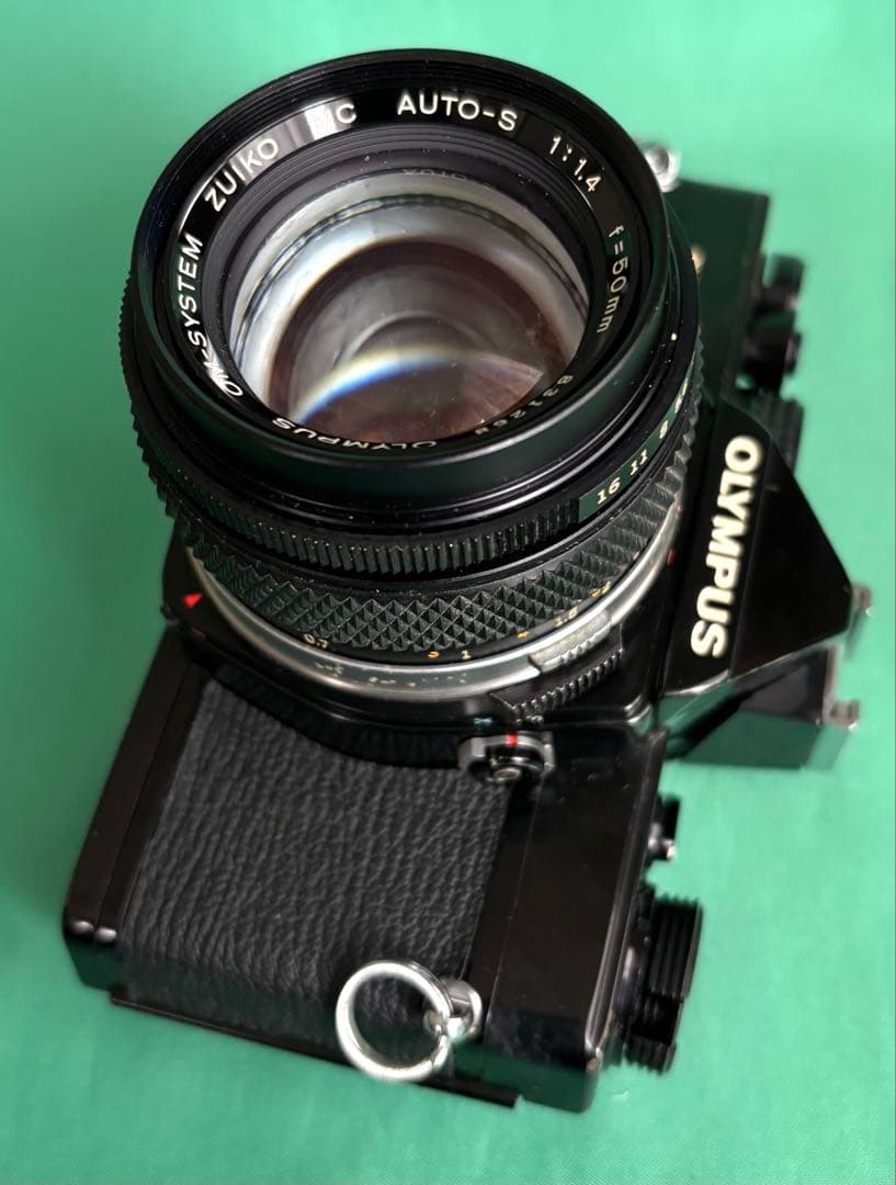 ★ OLYMPUS OM-2 (革ケース付) + 標準レンズ 50mm F1.4
