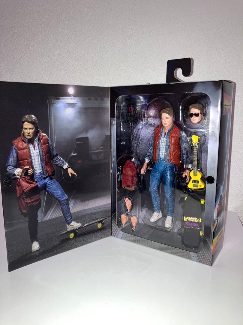 NECAバックトゥザフューチャー マーティ・マクフライ フィギュア