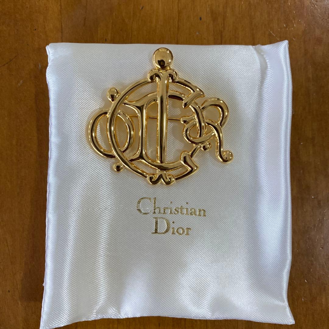 Dior ディオール　ブローチ　【未使用に近い】ロゴブローチ