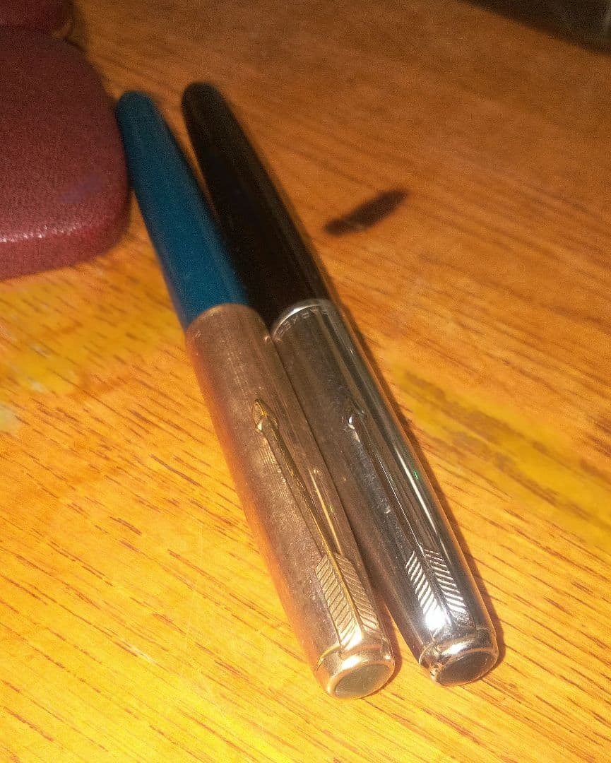 【値下げ❗】【PARKER 51万年筆2本 】 黒と青金色・インク付き