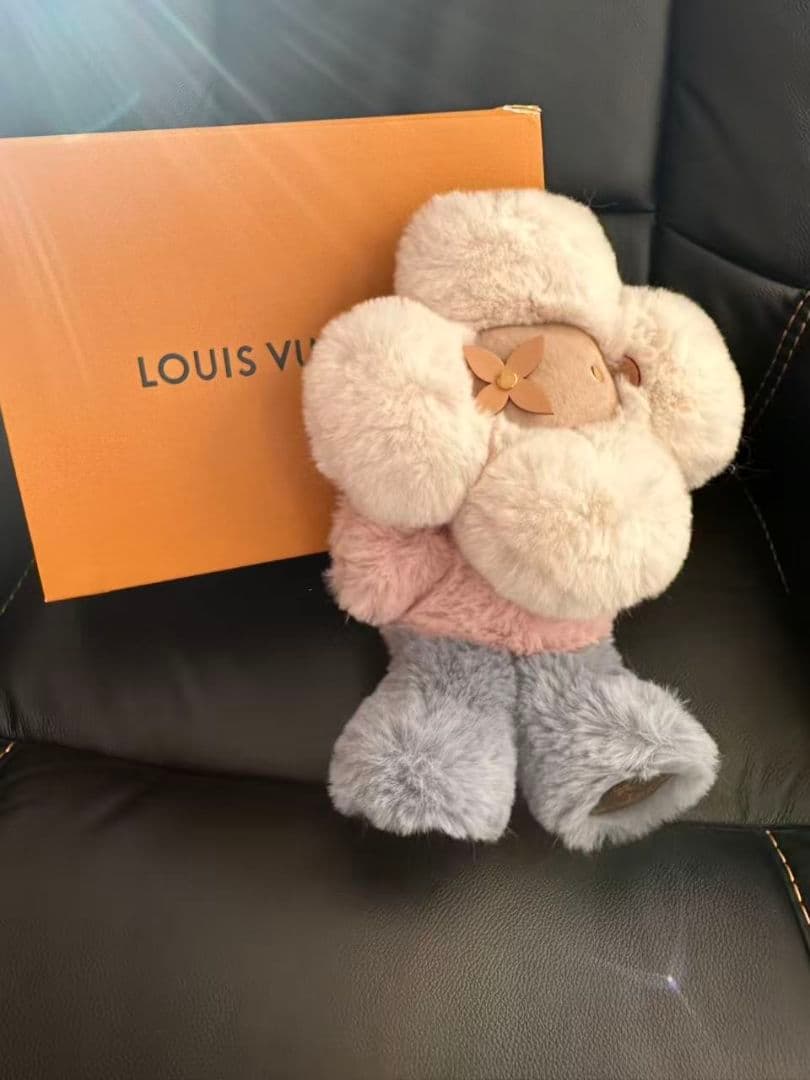Louis Vuitton 花型ぬいぐるみ 本体　新品同様