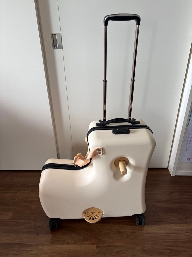 子供が乗れる キャリーケース　キッズ トラベルキャリーケース ダイヤルロック