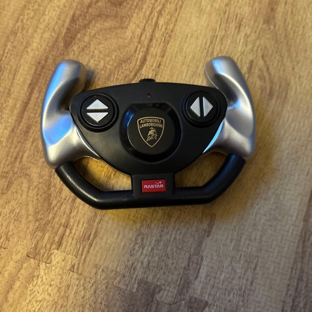 Lamborghini Aventador 1/18 レッド