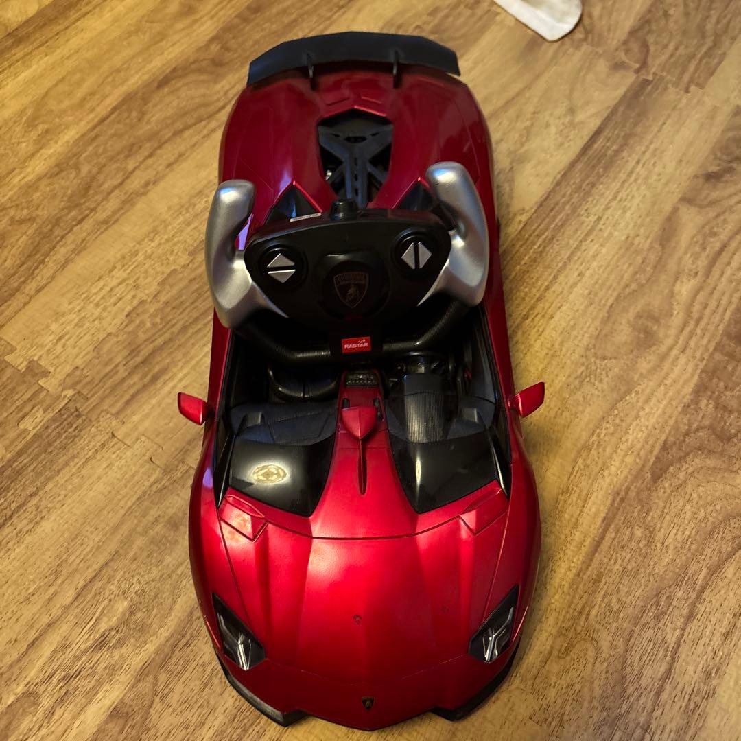 Lamborghini Aventador 1/18 レッド