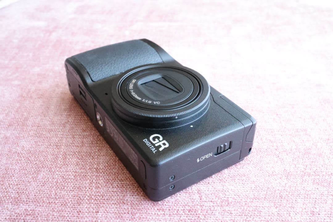 RICOH　GR DIGITAL Ⅳ　充電器付