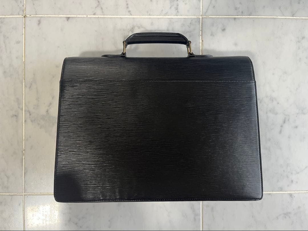 LOUIS VUITTON セルヴィエットコンセイエピビジネスバック