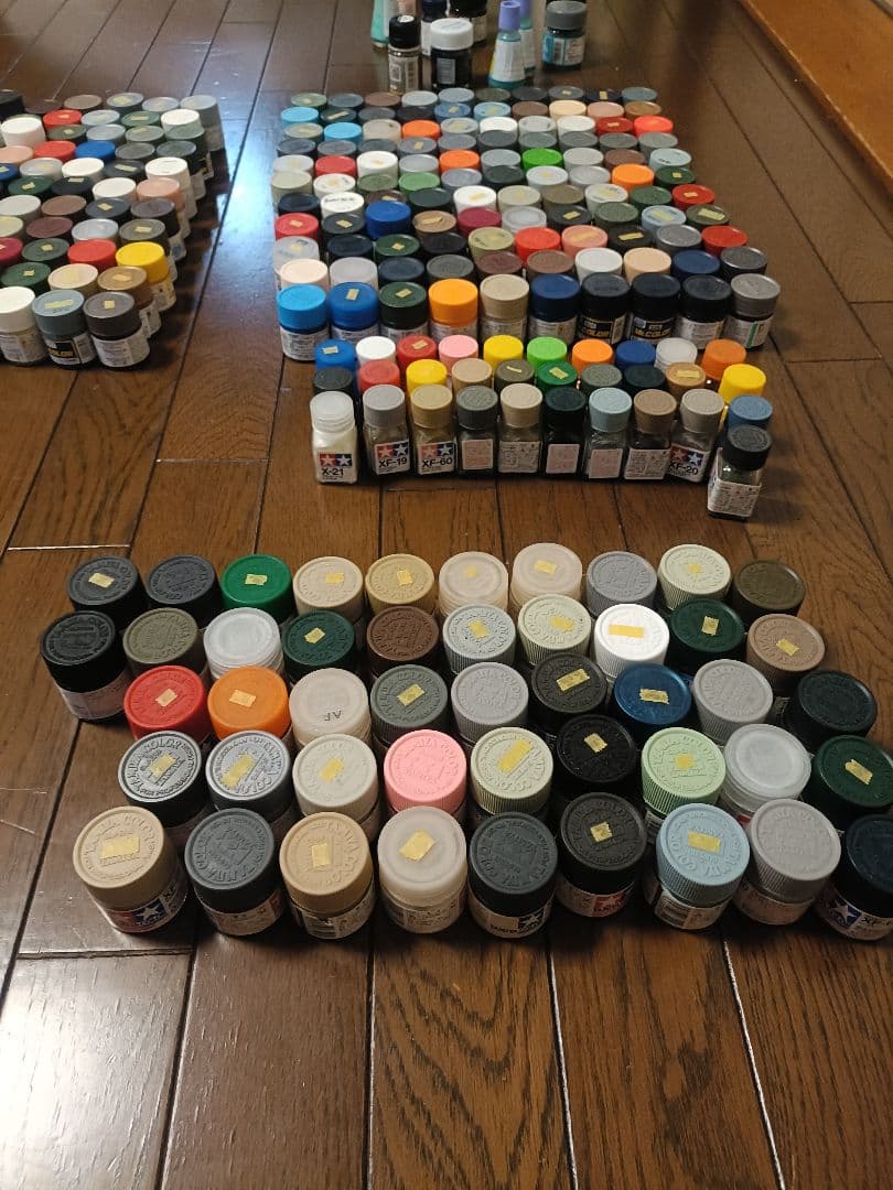 ミスターホビー　ミスターカラー　タミヤカラー　アクリル塗料　300個