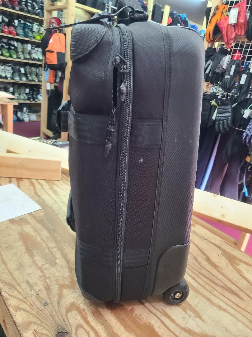 ウィーリー フライト デック 38L トラベルバッグ