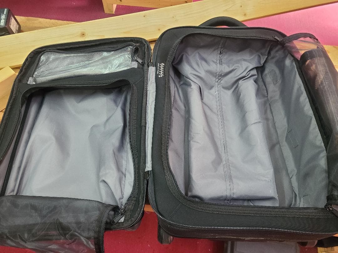 ウィーリー フライト デック 38L トラベルバッグ