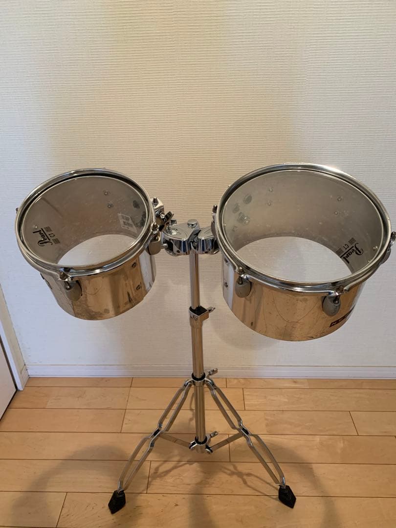 ティンパレス8 、10 スタンドは付きません