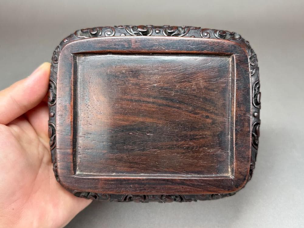 【木】　★ 竹木 紫檀彫扁六方形底座 ★　清朝期　如意雲足 細工彫刻　文房珍玩