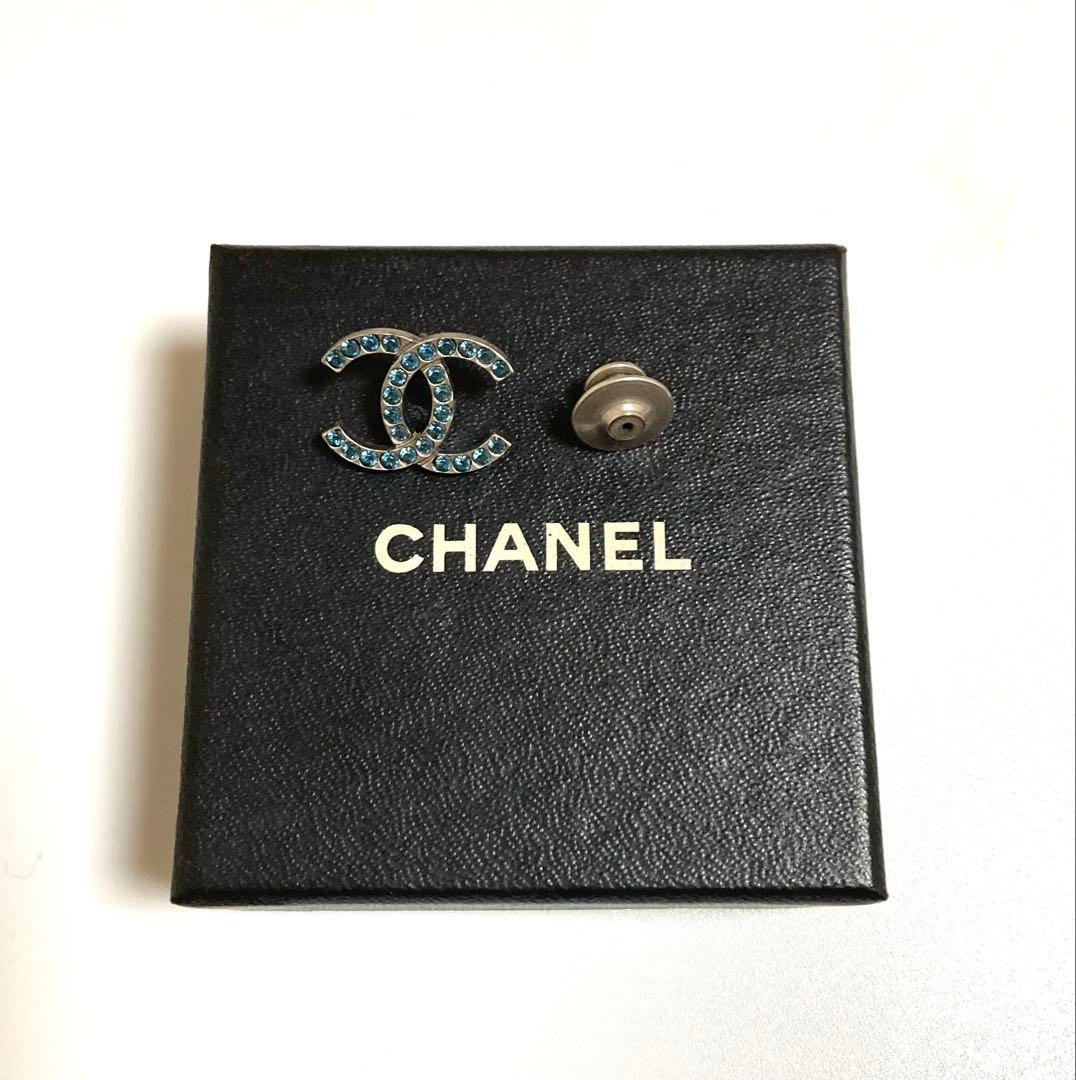 CHANELココマーク ピンブローチ ピンバッチ ブルーラインストーン シルバー