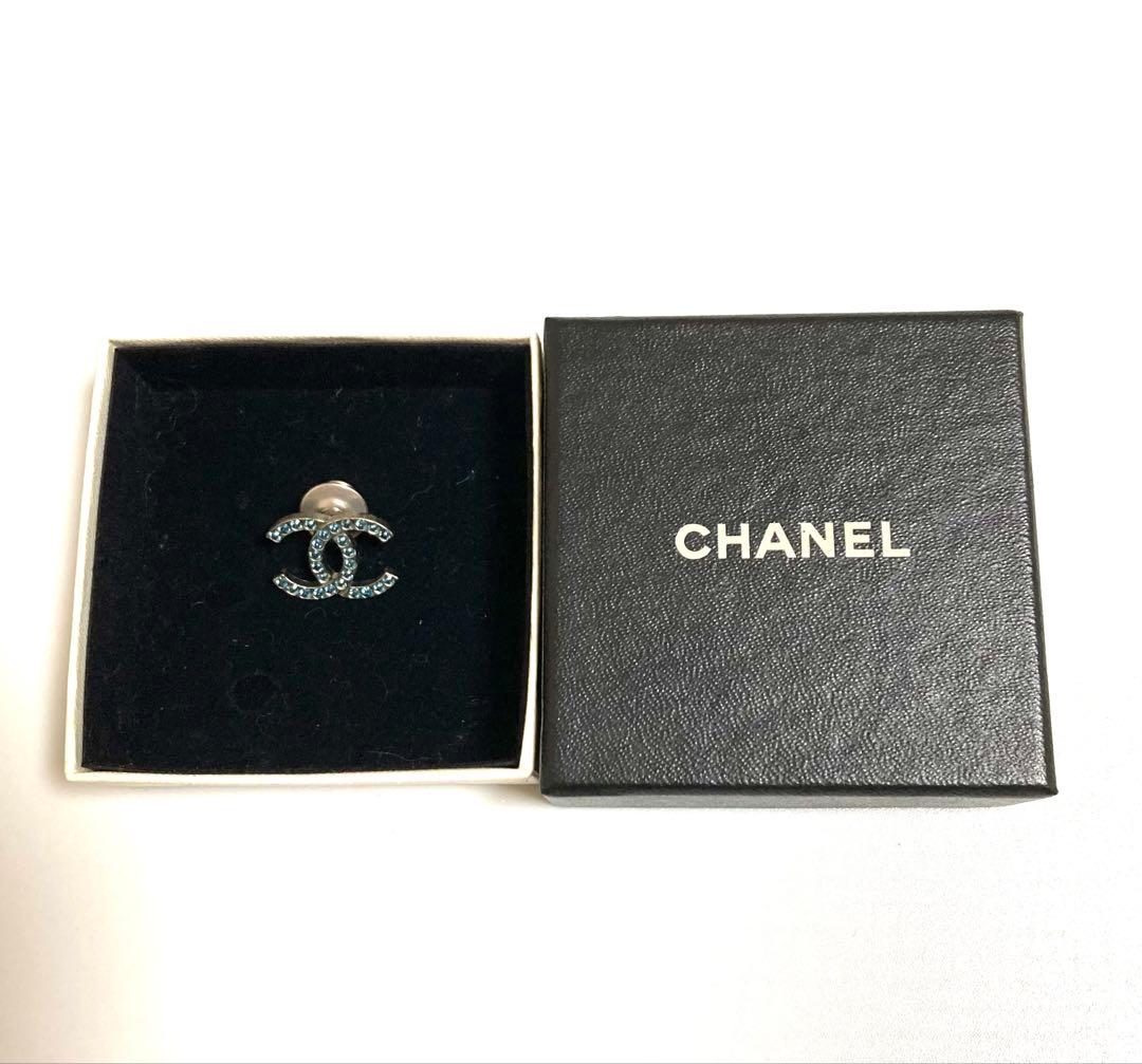 CHANELココマーク ピンブローチ ピンバッチ ブルーラインストーン シルバー