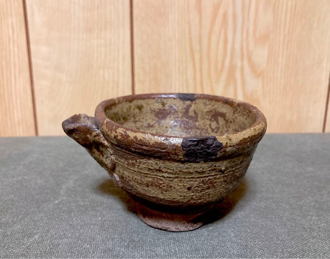 伊羅保 片口ぐい呑み (検索 古伊羅保 黄瀬戸 古唐津 酒器